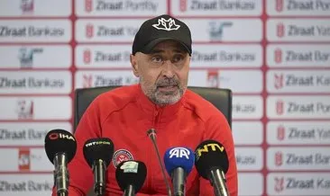 Fatih Karagümrük Teknik Direktörü Tolunay Kafkas: Umarım Galatasaray maçında ayaklarımız yere basar