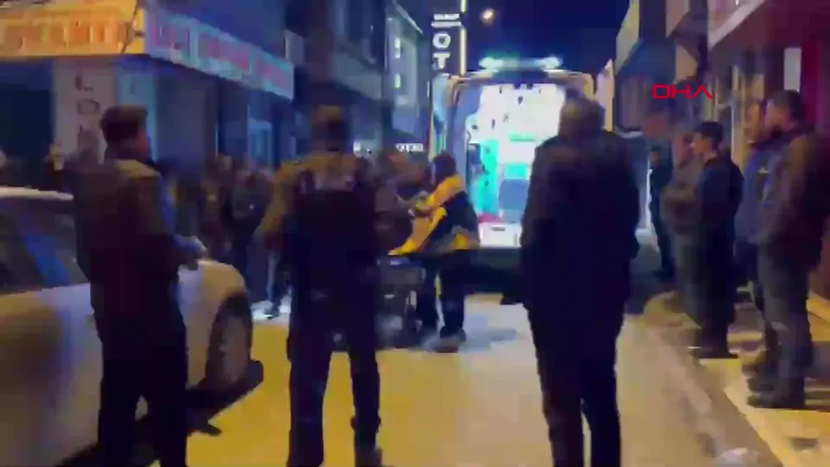 Bursa’da 1 kişinin yaralandığı silahlı kavga kamerada | Video videosunu izle Bursa’da 1 kişinin yaralandığı silahlı kavga kamerada | Video videosunu izle