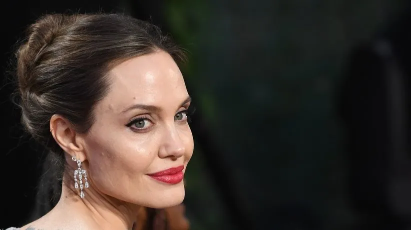 Angelina Jolie’nin muhteşem fiziğinin sırrını eğitmeni açıkladı! Her gün 30 dakika boyunca...