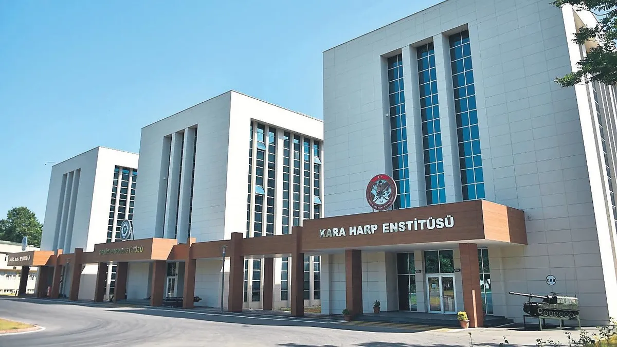 Milli Savunma Üniversitesi’ne gençlerden yoğun ilgi Milli Savunma Üniversitesi’ne gençlerden yoğun ilgi