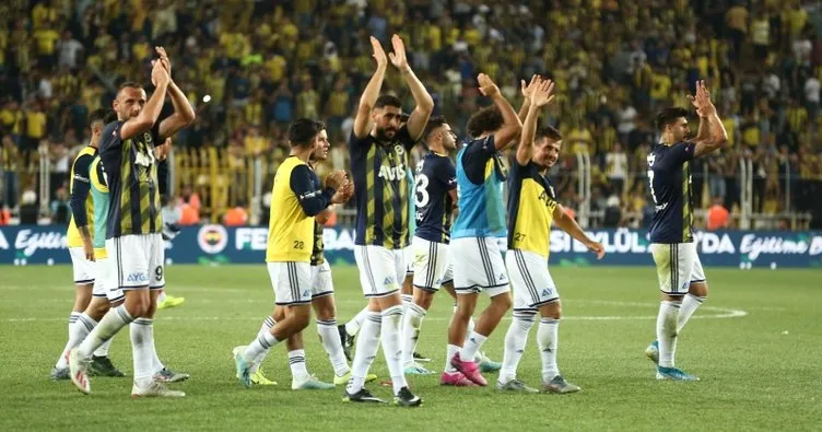 Fenerbahçe taraftarından ’lider geliyor’ tezahüratı