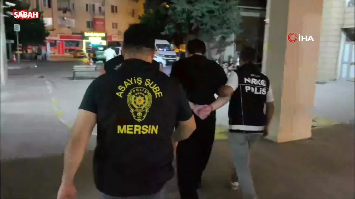 MİT tespit etti, kırmızı bültenle aranan uluslararası uyuşturucu kaçakçısı Mersin’de yakalandı | Video videosunu izle MİT tespit etti, kırmızı bültenle aranan uluslararası uyuşturucu kaçakçısı Mersin’de yakalandı | Video videosunu izle