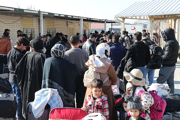 SON DAKİKA... 54 yıllık Esad iktidarı sona erdi! Kaç milyon Suriyeli ülkesine dönecek? İşte uygulanacak takvim!