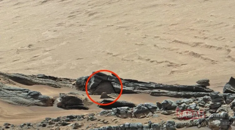 NASA’nın Mars fotoğrafında bulundu! Antik mezarlara benzeyen yapı şaşkına çevirdi