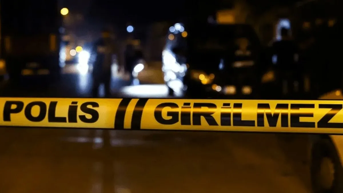 İzmir’de eski nişanlısın görüştüğü adamı katletti! Dehşet olayda ‘polis yeleği’ detayı! İzmir’de eski nişanlısın görüştüğü adamı katletti! Dehşet olayda ‘polis yeleği’ detayı!