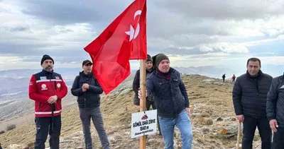 Kırşehir'de şehit öğretmenler için zirvede fidanlar toprakla buluştu #kirsehir