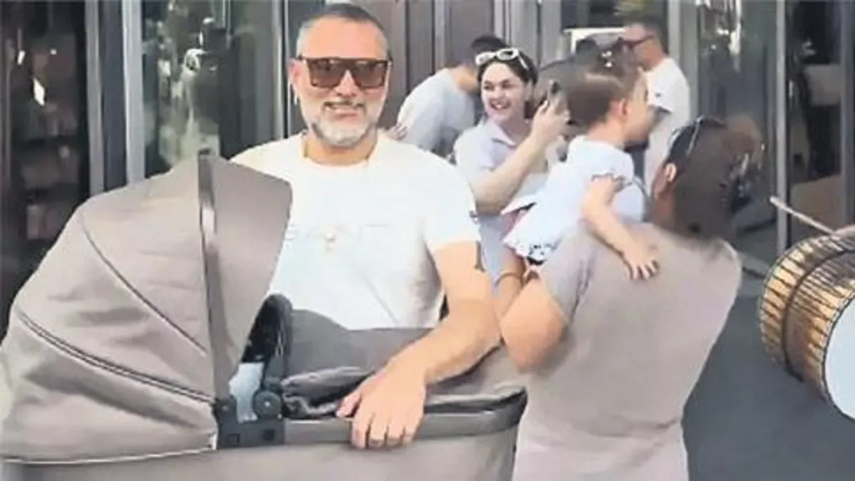 Hüsnü Şenlendirici yine dede oldu