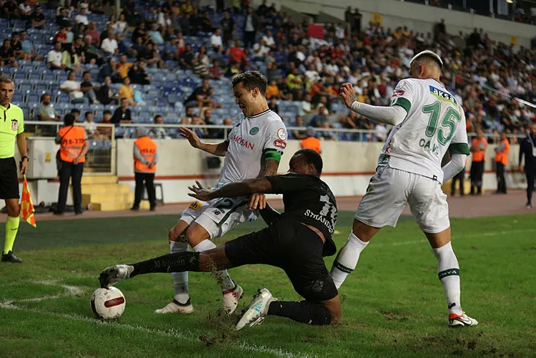 super-ligde-hatayspor-tam-gaz-devam-konyasporu-3-golle-gecti-1696789515296.jpg