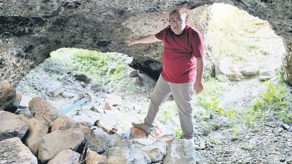 Definecilerin tahrip ettiği alandan tarih fışkırdı
