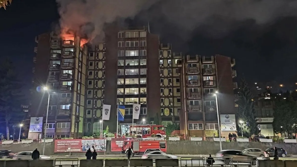 Bosna Hersek’teki huzurevi yangınında can kaybı 17’ye yükseldi Bosna Hersek’teki huzurevi yangınında can kaybı 17’ye yükseldi