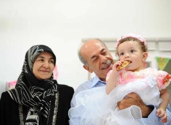 Azra bebek bir yaşında