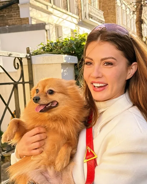 Mutluluğu Londra’da buldu...Oyuncu Burcu Özberk ’ev’lendi!