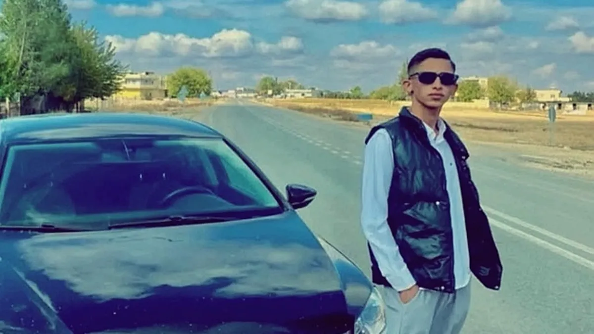Suruç'ta kamyonla otomobilin çarpıştığı kaza yeri
