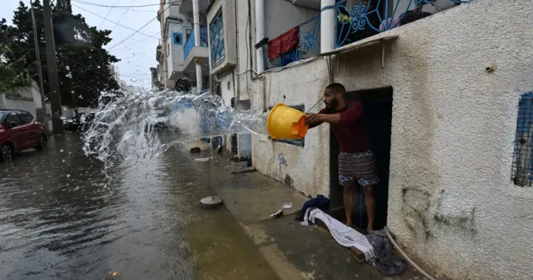 Tunus’u sel vurdu: 1 ölü