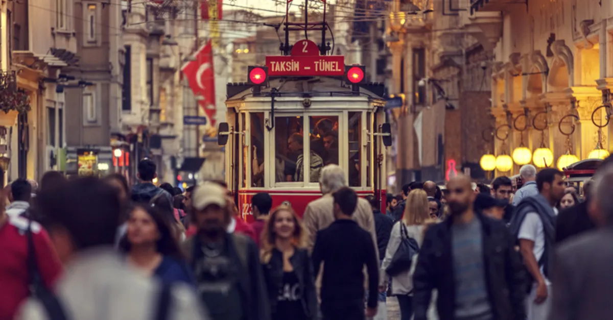 Taksim Gezilecek Yerler – Taksim’de Az Bilinen Tarihi Yapılar, Turistik Yerler, Fotoğraf Çekilecek En Güzel Mekanlar Taksim Gezilecek Yerler – Taksim’de Az Bilinen Tarihi Yapılar, Turistik Yerler, Fotoğraf Çekilecek En Güzel Mekanlar