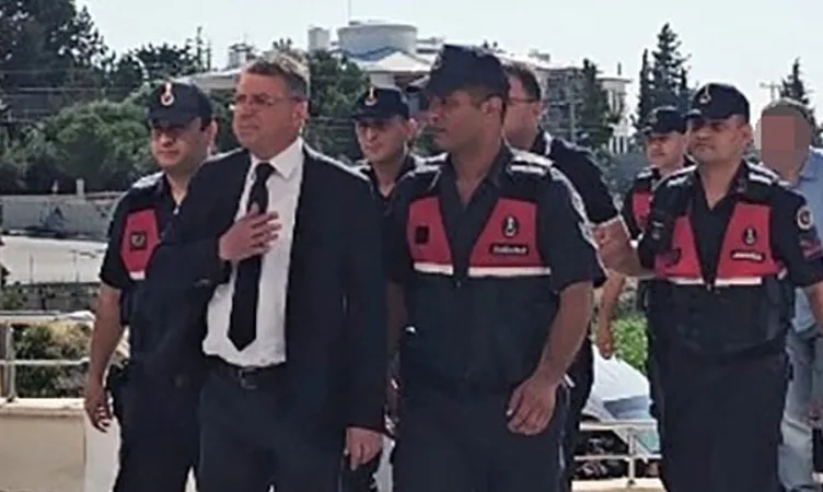 SON DAKİKA | Silifke’de rüşvet paraları belediye logolu kolilerde taşındı! Mustafa Turgut 1,5 milyonluk konserden 3 milyon indirmiş