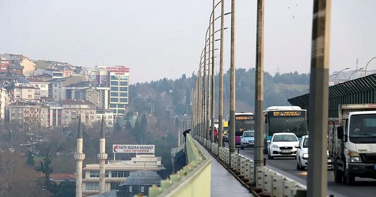 Haliç Köprüsü’nde intihar girişimi