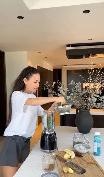 Sosyetenin en şık evi! Yasemin Özilhan’ın yazlığını görenler adeta büyülendi: Manzarasıyla göz doldurdu...
