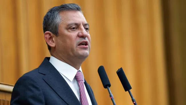 ak-partiden-ozgur-ozelin-iftirasina-sert-cevap-bu-konuda-da-mufteri-olarak-anilacaktir-1758126321329.jpg AK Parti’den Özgür Özel’in iftirasına sert cevap: “Bu konuda da müfteri olarak anılacaktır