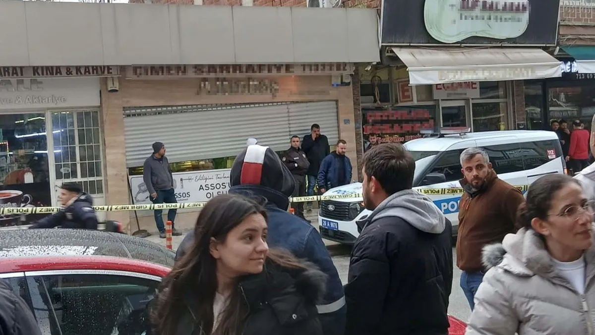 Denizli’de akılalmaz olay! Tüm birikimlerini emanet ettiler: Kuyumcu 100 kilo altınla sırra kadem bastı! Denizli’de akılalmaz olay! Tüm birikimlerini emanet ettiler: Kuyumcu 100 kilo altınla sırra kadem bastı!