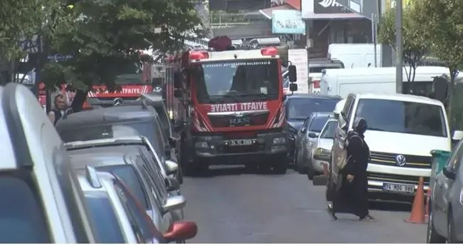 Kentsel dönüşüm nedeniyle boşaltılan binada yangın çıktı mahsur kalan işçiler son anda kurtarıldı