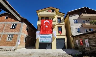 Şehit Sözleşmeli Er Mustafa Uslu'nun annesine söz verdiği evin inşaatı tamamlanarak aileye teslim edildi #corum