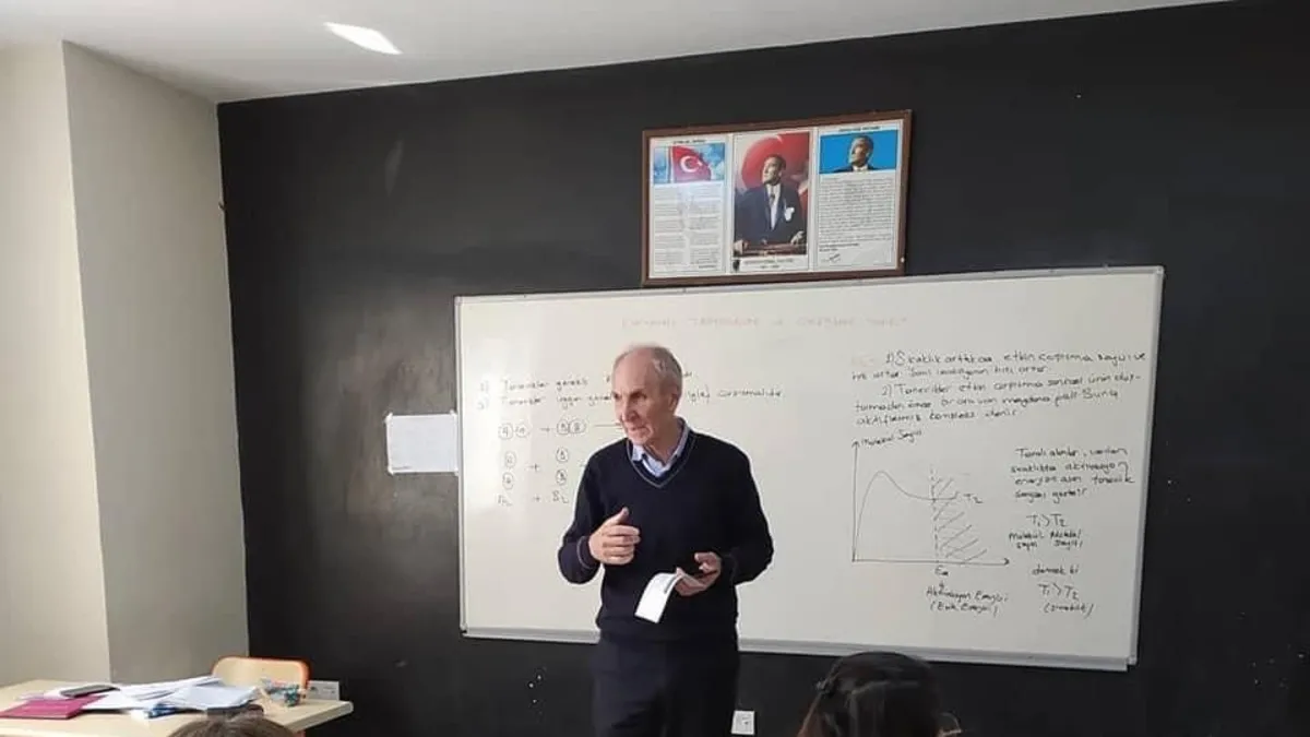 İstanbul'da vahşet: Öğrenci okul müdürünü vurdu! -