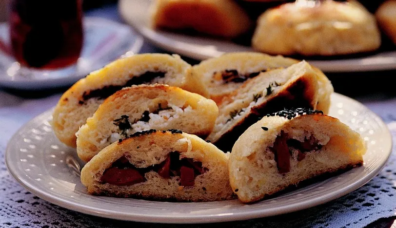 Zeytinli Peynirli Sosisli Tombişler