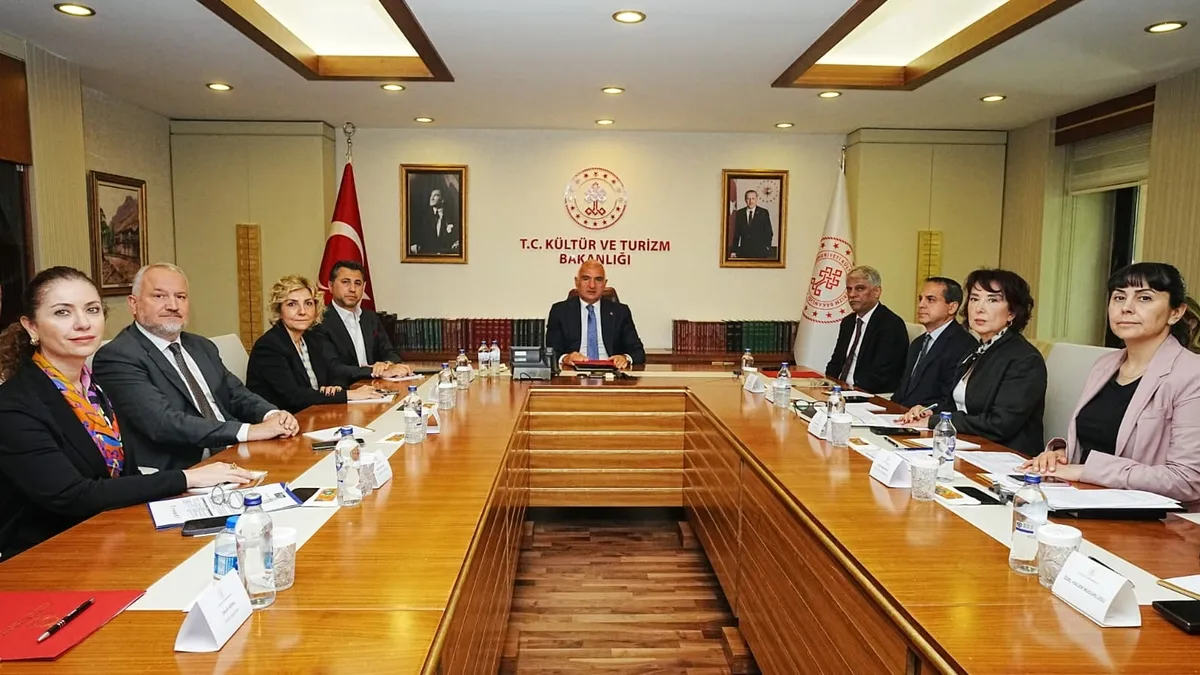 Bakan Ersoy'dan turizmde sürdürülebilir büyüme ve yatırım vurgusu