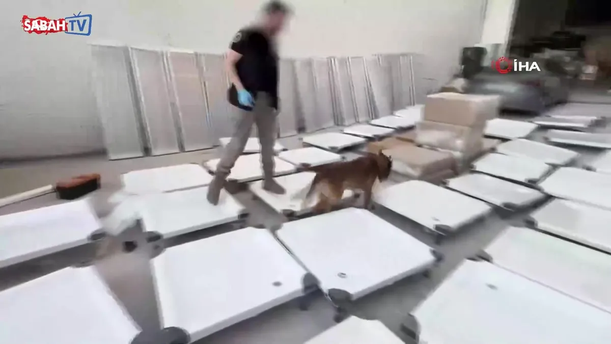 İstanbul’da uyuşturucu operasyonu: 92 kilo eroin ele geçirildi | Video videosunu izle İstanbul’da uyuşturucu operasyonu: 92 kilo eroin ele geçirildi | Video videosunu izle
