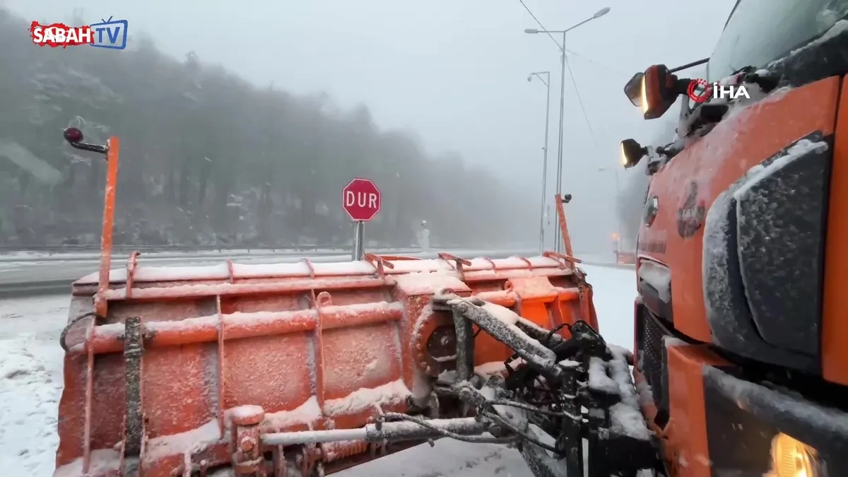 Bolu Dağı beyaza büründü: Kar kalınlığı 10 santimetreye ulaştı videosunu izle Bolu Dağı beyaza büründü: Kar kalınlığı 10 santimetreye ulaştı videosunu izle