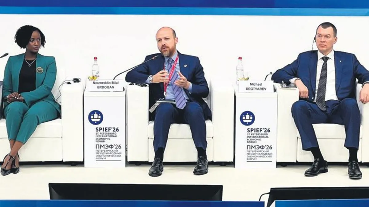 Dünya Etnospor Birliği Başkanı Necmeddin Bilal Erdoğan konuşma yaparken