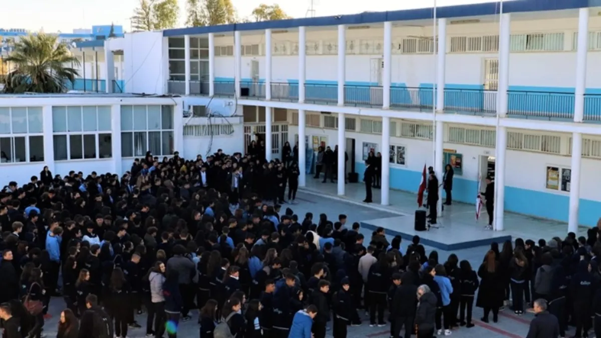 KKTC’de skandal karar! Başörtülü öğrenci okula alınmadı KKTC’de skandal karar! Başörtülü öğrenci okula alınmadı