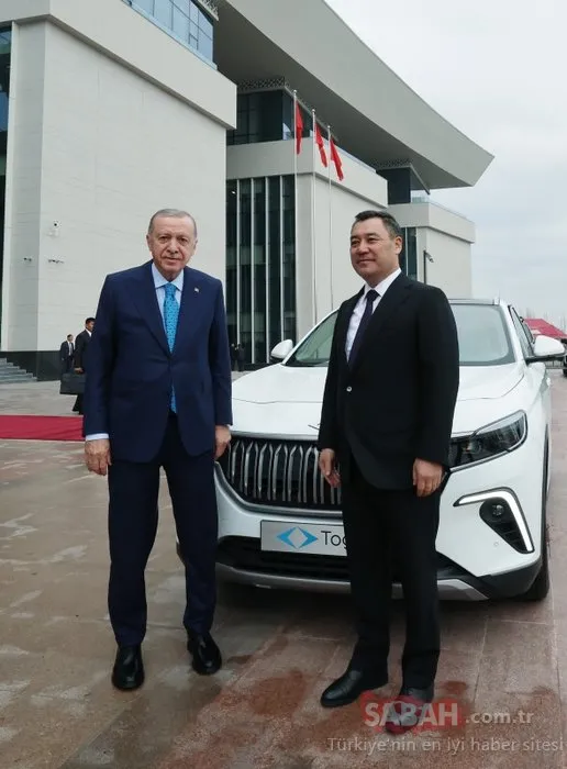 Başkan Erdoğan’dan Sadır Caparov’a Togg hediyesi! Dikkat çeken diyalog...