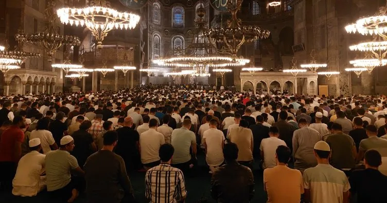 İstanbul’da Kurban Bayramı coşkusu! Ayasofya Cami tıklım tıklım