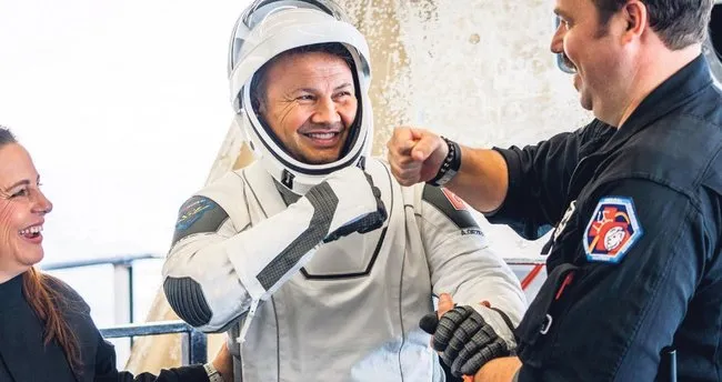 Alper Gezeravcı Dünya’ya döndü