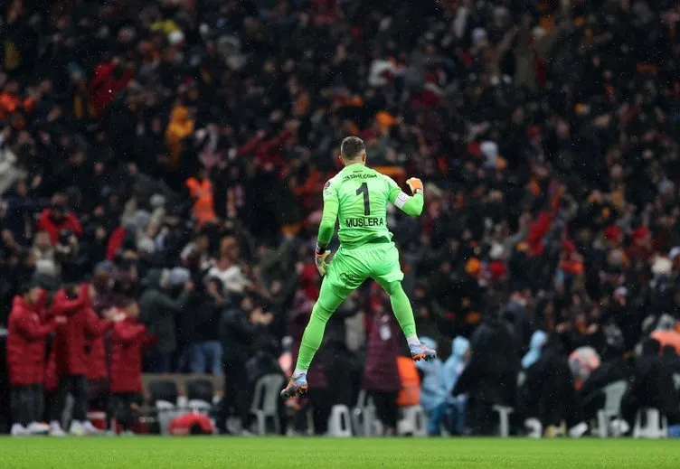 Son dakika Galatasaray haberleri: Galatasaray’da kimse bunu beklemiyordu! Sürpriz ayrılık: Fernando Muslera’nın yeni adresini duyurdular…