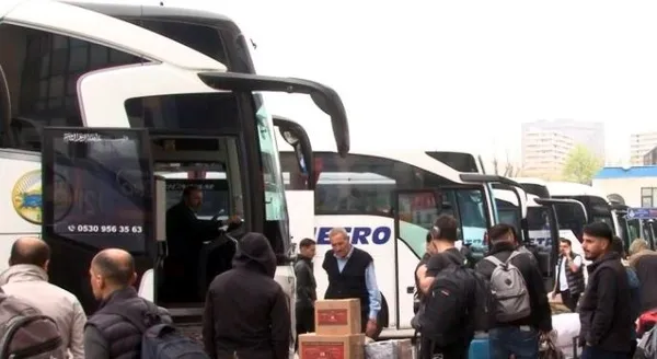 buyuk-istanbul-otogarinda-bayram-hareketliligi-basladi-1743176318269.jpg