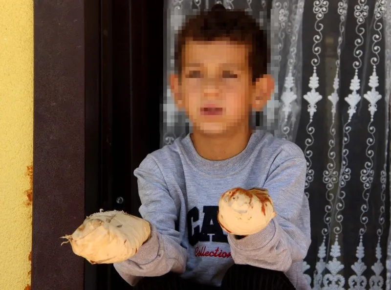 Komsu Cocugu Kucuk Efe Ye Dehseti Yasatti