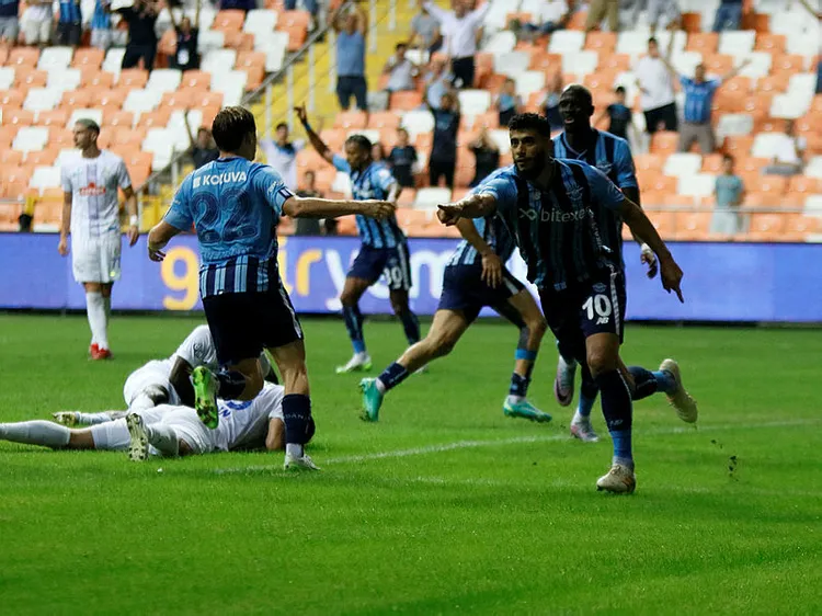 super-ligde-adana-demirspor-evinde-caykur-rizesporu-maglup-etti-1691959945457.jpg