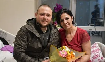 Kendisini enkazdan kurtaran AFAD gönüllüsünün sürpriz ziyareti duygulandırdı #sivas