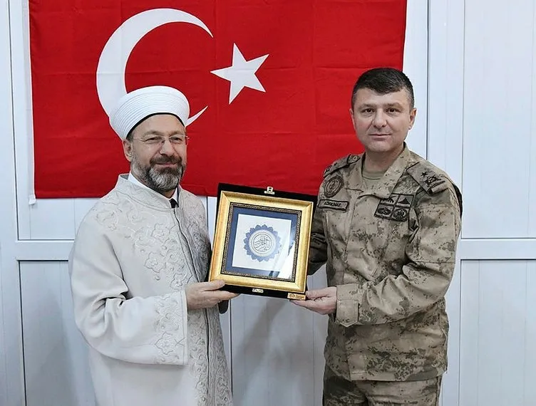 Diyanet İşleri Başkanı Erbaş, Hakkari’de Mehmetçik’i ziyaret etti