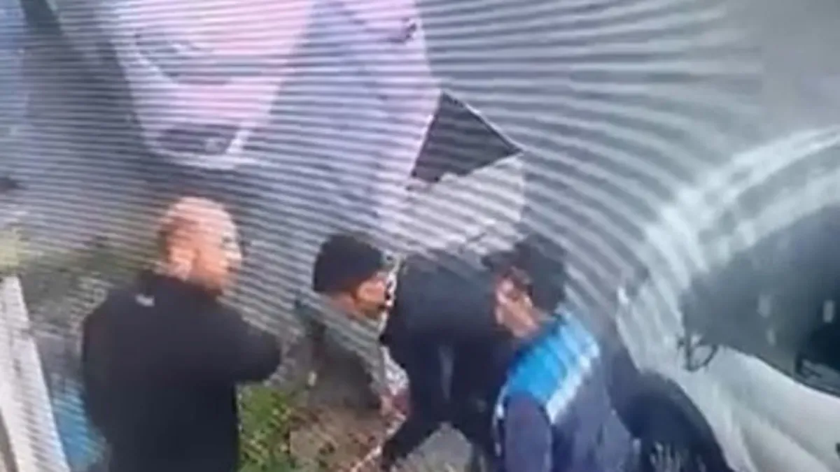 İSKİ çalışanından akıllara durgunluk veren hareket: Önce boruyu kesti, sonra tamire geldi! İSKİ çalışanından akıllara durgunluk veren hareket: Önce boruyu kesti, sonra tamire geldi!