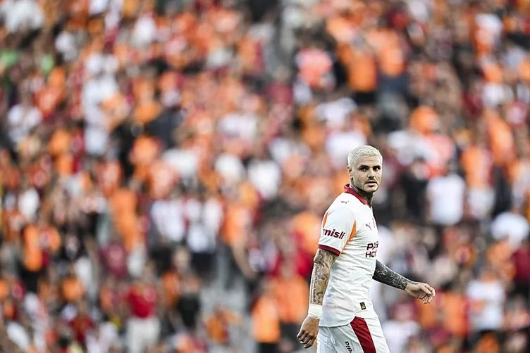 Levent Tüzemen’den Galatasaraylı yıldıza büyük övgü! Arkadaşlarını uykudan uyandırdı