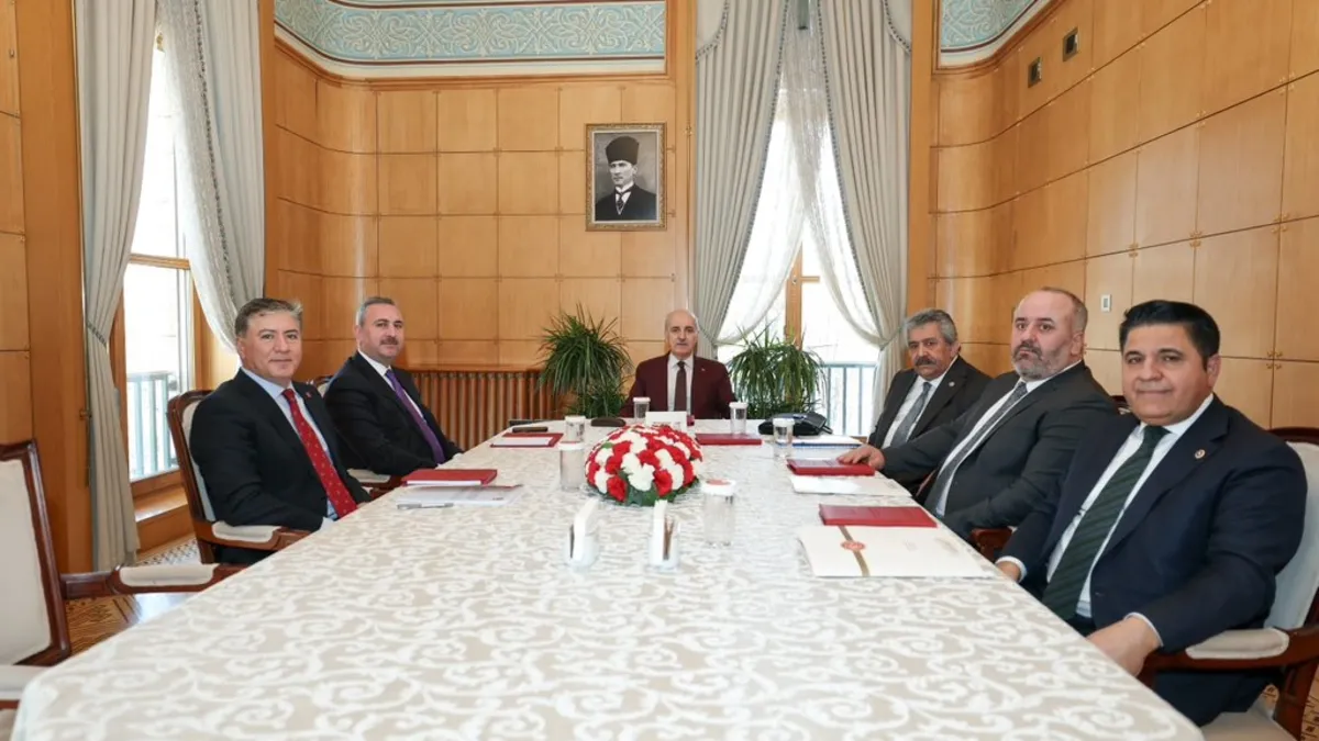 TBMM Başkanlığı’ndan Terörsüz Türkiye açıklaması: Rapora nihai şekli verilerek oylanacak TBMM Başkanlığı’ndan Terörsüz Türkiye açıklaması: Rapora nihai şekli verilerek oylanacak