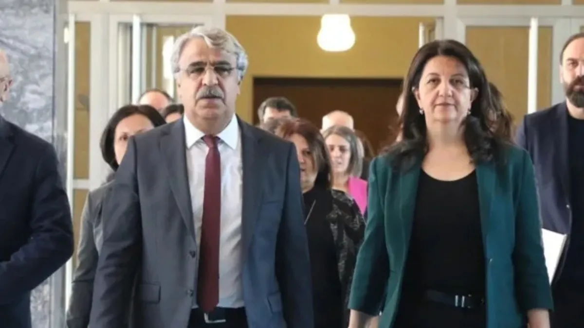 DEM Parti İmralı Heyeti’nden iki randevu talebi: Görüşmeler bu hafta olabilir DEM Parti İmralı Heyeti’nden iki randevu talebi: Görüşmeler bu hafta olabilir