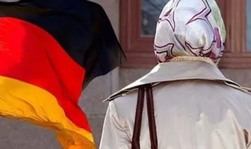 Almanya’da başörtüsü takan kadınların camiden belge alması isteniyor