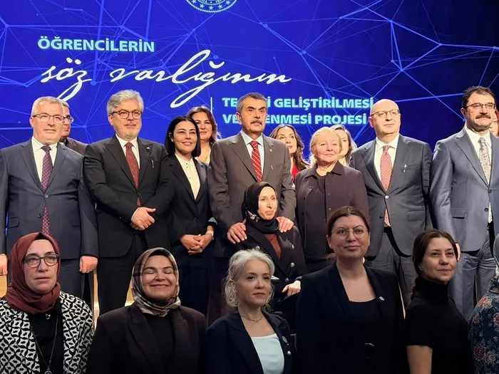 bakan-tekin-ogrencilerimizin-soz-varligini-zenginlestirmeyi-hedefliyoruz-1792663992554.jpg Bakan Tekin’den önemli açıklamalar: MEB Meta’ya dava açacak! ‘Çocukların erişemeyeceği şekle sokun’