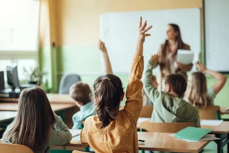 Öğrencilerin Kılık Kıyafetlerine Dair Yönetmelik’te değişiklik Resmi Gazete’de! İşte yeni dönemin ayrıntıları