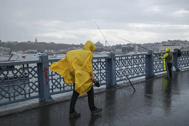 son-dakika-meteoroloji-istanbul-dahil-6-il-icin-alarma-gecti-kar-kapiya-dayandi-o-saatlere-dikkat-1760164823628.jpeg SON DAKİKA… Meteoroloji İstanbul dahil 6 il için alarma geçti! Kar kapıya dayandı: O saatlere dikkat!